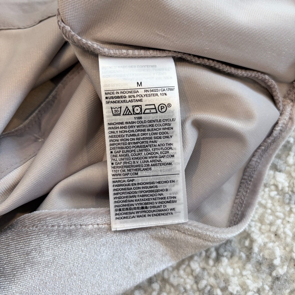 GAP Velvet Button Down Blouse Taupe Minimalist Soft Girl Stretch M Quiet Luxury - Picture 8 of 8